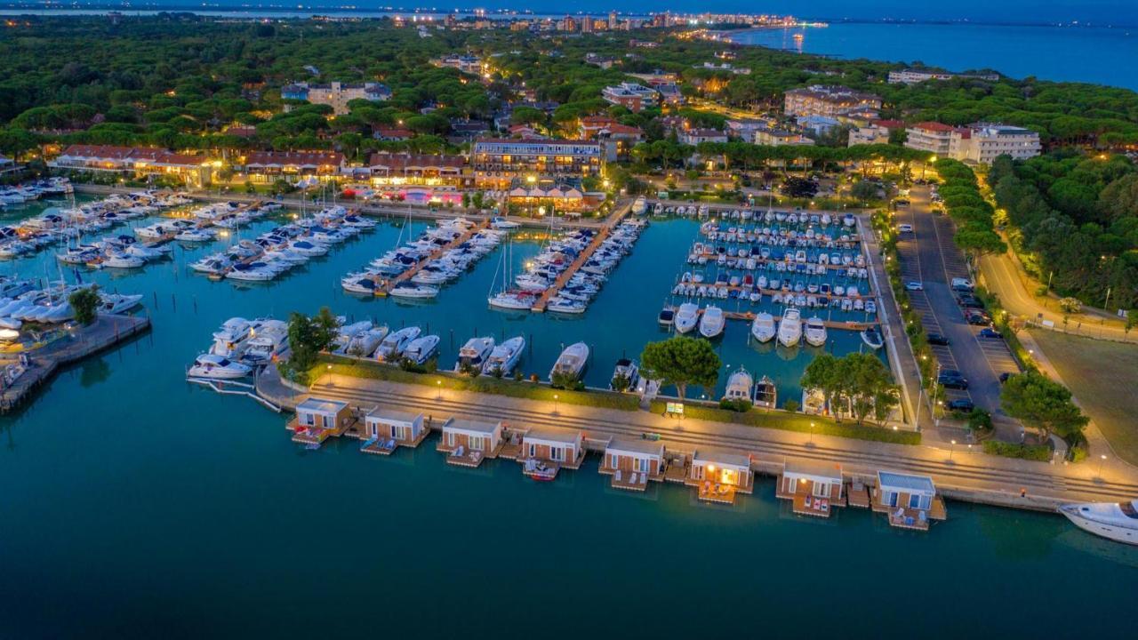 Marina Uno View Apartment Lignano Sabbiadoro Exterior foto